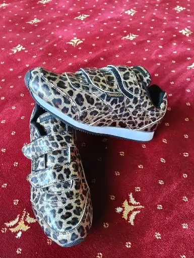 Child sports shoe (No 34)