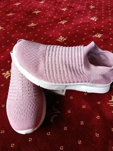 Sports shoe (No 39)